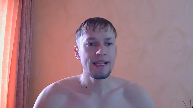 Snapshot of frama666 chatting on June 15, 2026, 9:33 am frama666 online show from June 15, 2026, 9:33 am