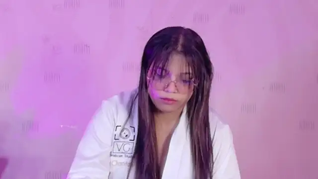 innocenthazel online show from February 23, 2026, 12:41 am