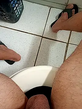 magrinhogostoso696 online show from February 8, 2026, 6:33 pm