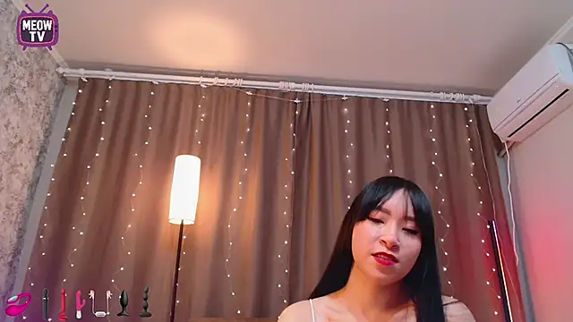 miyakimi0101 online show from February 4, 2026, 12:38 am