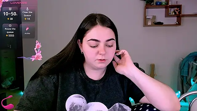 kitsune 8 online show from March 11, 2025, 7:14 pm