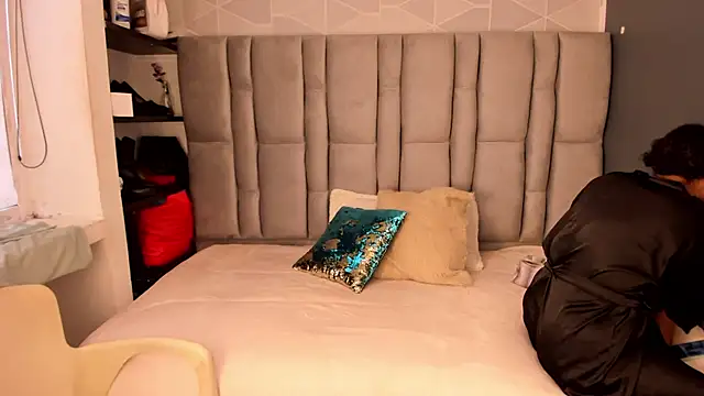 Natasha rose   online show from November 13, 2025, 7:46 pm