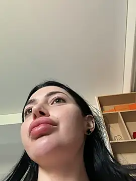 Mia Splash online show from April 19, 2026, 10:36 am