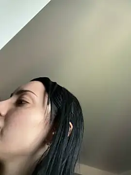 Snapshot of Mia_Splash chatting on May 18, 2026, 10:10 am Mia Splash online show from May 18, 2026, 10:10 am