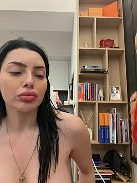 Snapshot of Mia_Splash chatting on May 19, 2026, 4:02 pm Mia Splash online show from May 19, 2026, 4:02 pm