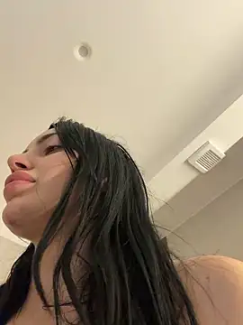 Snapshot of Mia_Splash chatting on June 2, 2026, 2:08 pm Mia Splash online show from June 2, 2026, 2:08 pm