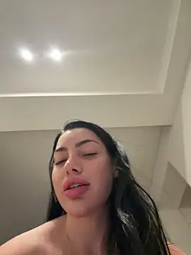 Snapshot of Mia_Splash chatting on June 3, 2026, 8:36 pm Mia Splash online show from June 3, 2026, 8:36 pm