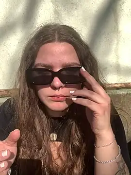 Snapshot of badcurvy chatting on March 7, 2025, 1:07 pm badcurvy online show from March 7, 2025, 1:07 pm