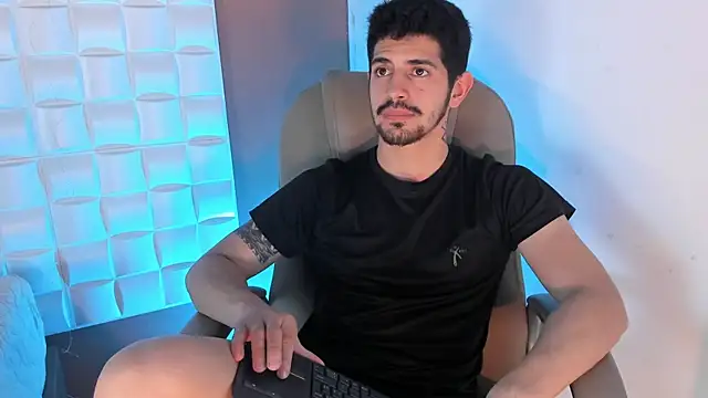 Snapshot of AlejandroStormm chatting on July 23, 2026, 5:16 am AlejandroStormm online show from July 23, 2026, 5:16 am