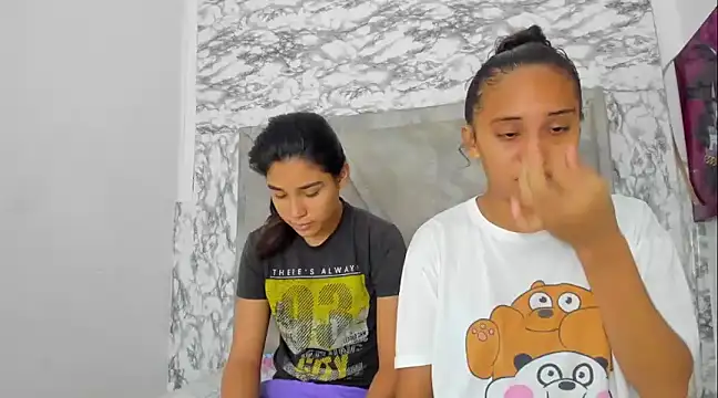 ElizaAndQuisha online show from March 3, 2025, 12:27 pm