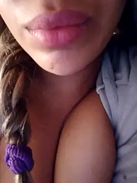 Sexlove1xo online show from March 4, 2025, 2:49 am