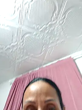 Ramona870 online show from September 18, 2025, 8:33 pm