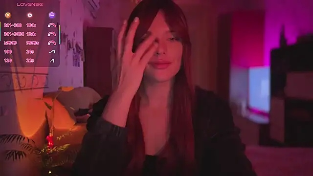 CherryRed Girl online show from April 15, 2026, 7:58 pm