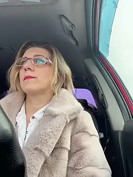 Lusi Luxary online show from March 8, 2025, 10:11 am