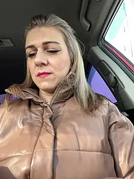 Lusi Luxary online show from March 14, 2025, 7:37 am