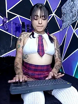 ChloeAllennn online show from September 16, 2025, 11:44 am