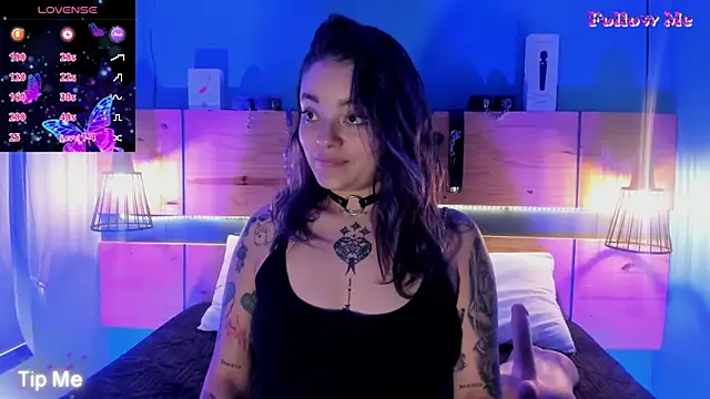 ChloeAllennn online show from November 24, 2025, 11:54 am