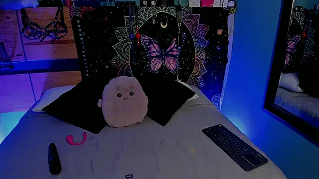 Snapshot of ChloeAllennn chatting on June 19, 2026, 11:30 pm ChloeAllennn online show from June 19, 2026, 11:30 pm