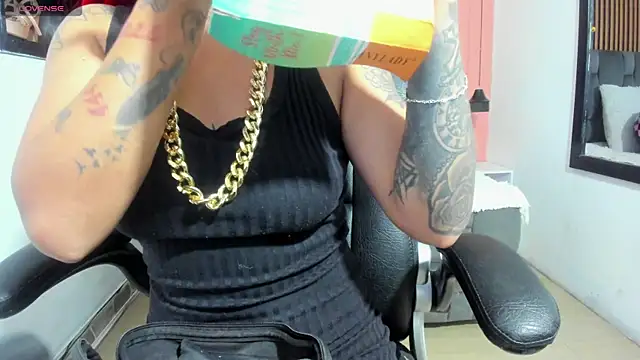 Snapshot of Georgina_Vega chatting on October 29, 2025, 7:43 am Georgina Vega online show from October 29, 2025, 7:43 am