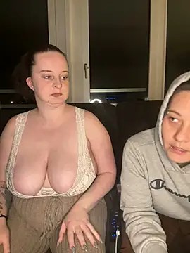 Snapshot of curvy_eina chatting on March 10, 2025, 9:18 pm curvy eina online show from March 10, 2025, 9:18 pm