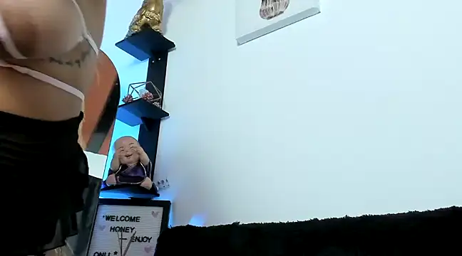 Snapshot of MarianaZapataa chatting on March 10, 2025, 10:02 pm MarianaZapataa online show from March 10, 2025, 10:02 pm