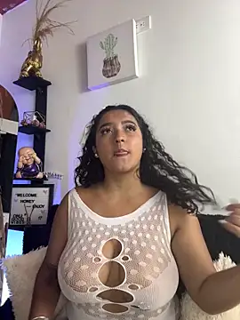 Snapshot of MarianaZapataa chatting on March 12, 2025, 1:58 am MarianaZapataa online show from March 12, 2025, 1:58 am