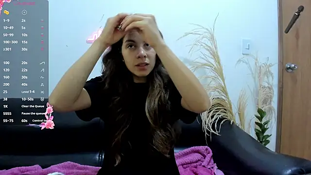 Snapshot of jessyegoldenn chatting on May 19, 2026, 12:55 pm jessyegoldenn online show from May 19, 2026, 12:55 pm