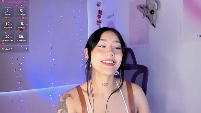 MiaWilsson  online show from December 17, 2025, 9:43 pm