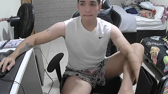 Snapshot of brancooodonto chatting on October 24, 2025, 12:30 am brancooodonto online show from October 24, 2025, 12:30 am