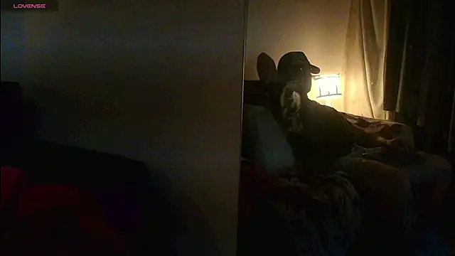 thomyafar online show from November 30, 2025, 2:04 am