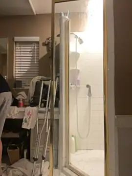 Polaroid White online show from November 1, 2025, 2:57 am