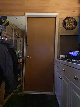 Polaroid White online show from November 13, 2025, 7:40 am