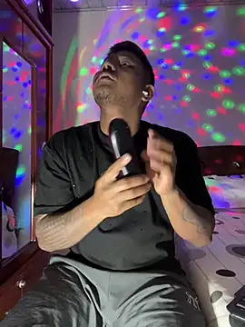 Snapshot of Saipuer31 chatting on February 14, 2026, 4:42 am Saipuer31 online show from February 14, 2026, 4:42 am