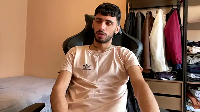 Snapshot of iendriw chatting on November 11, 2025, 1:22 pm iendriw online show from November 11, 2025, 1:22 pm