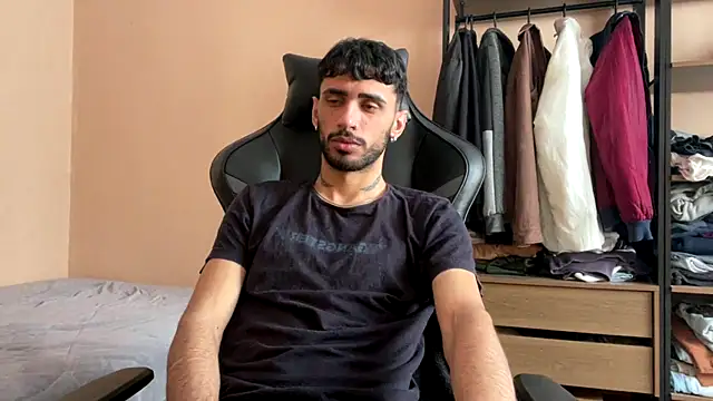 Snapshot of iendriw chatting on November 12, 2025, 12:38 pm iendriw online show from November 12, 2025, 12:38 pm