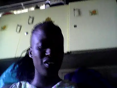 Snapshot of LoveDropss chatting on November 30, 2025, 2:10 pm LoveDropss online show from November 30, 2025, 2:10 pm