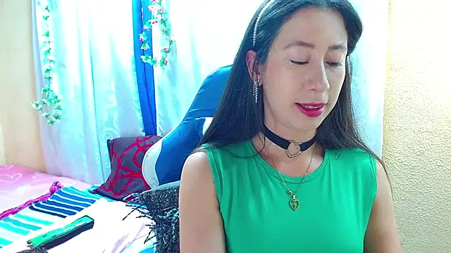 Snapshot of Gia_leinn chatting on October 17, 2025, 8:00 pm Gia leinn online show from October 17, 2025, 8:00 pm