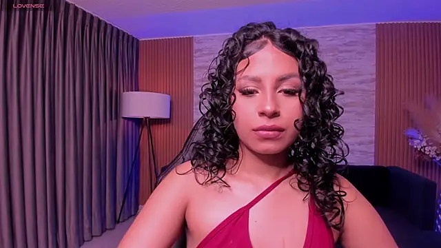 hannah thomson  online show from September 30, 2025, 3:44 am