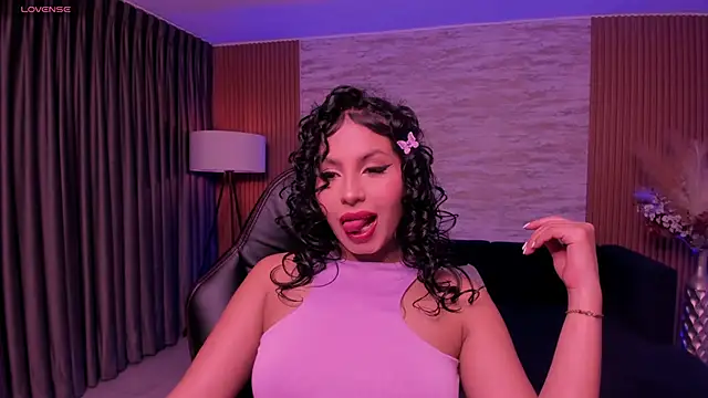 hannah thomson  online show from October 2, 2025, 3:24 am