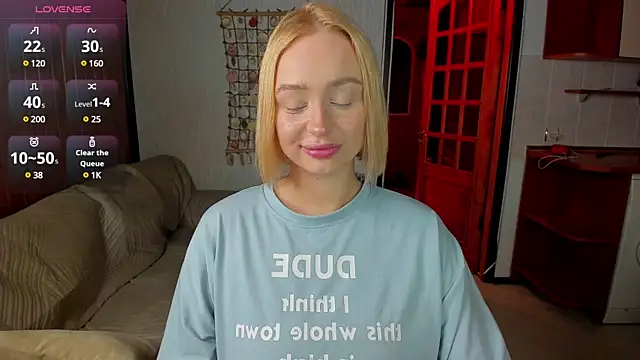 cutee selena online show from March 7, 2025, 10:54 pm