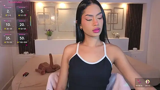 ChloeMoon9 online show from October 7, 2025, 11:51 am