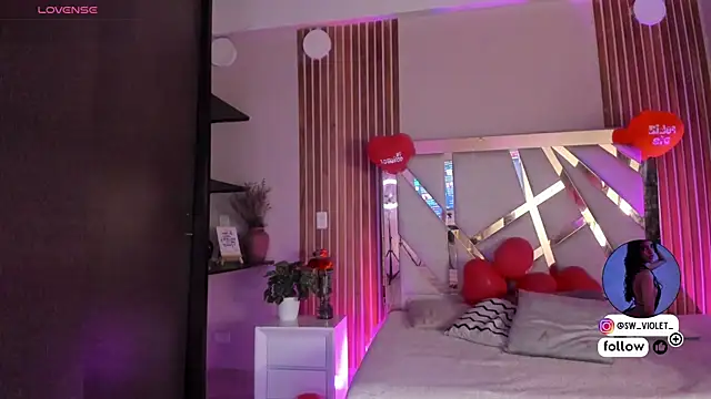 sweetviolet   online show from February 18, 2026, 12:34 pm