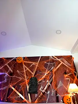 DanielaMedinaa online show from October 29, 2025, 8:43 pm