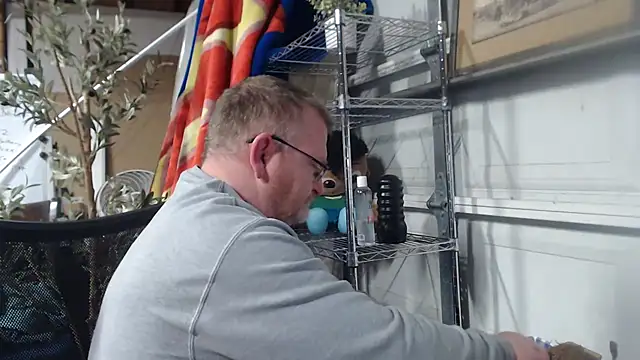 Randomoldguy615 online show from March 3, 2025, 12:26 am