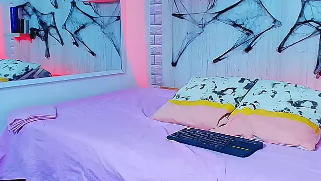 ZaraRousse online show from October 13, 2025, 3:28 am