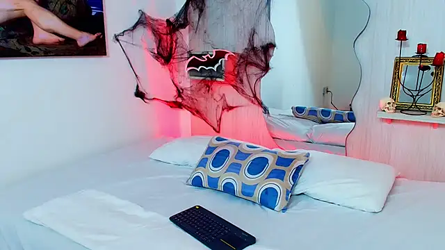 ZaraRousse online show from October 19, 2025, 10:21 pm