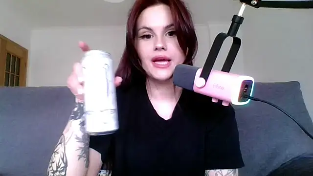 Della Ideal online show from March 2, 2025, 4:10 pm