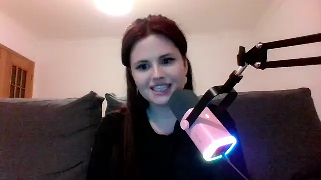 Della Ideal online show from March 2, 2025, 7:12 pm