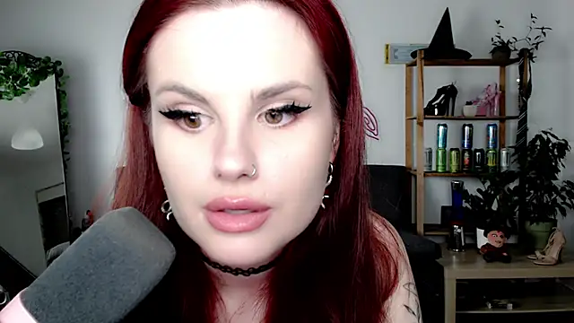 Della Ideal online show from September 28, 2025, 6:13 pm