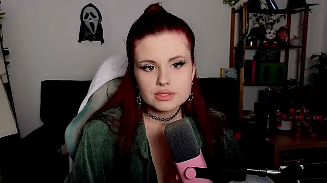 Della Ideal online show from November 23, 2025, 5:57 pm